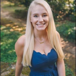 Meet your Posher, Caitlin